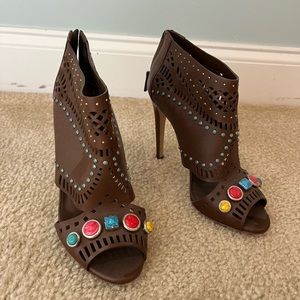 EUC Gucci Lika Laser-Cut Booties